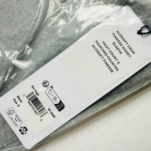 ALO Alosoft Crop Finesse Short Sleeve Short Sleeve Black Small NEW Crop Top - Picture 3 of 3